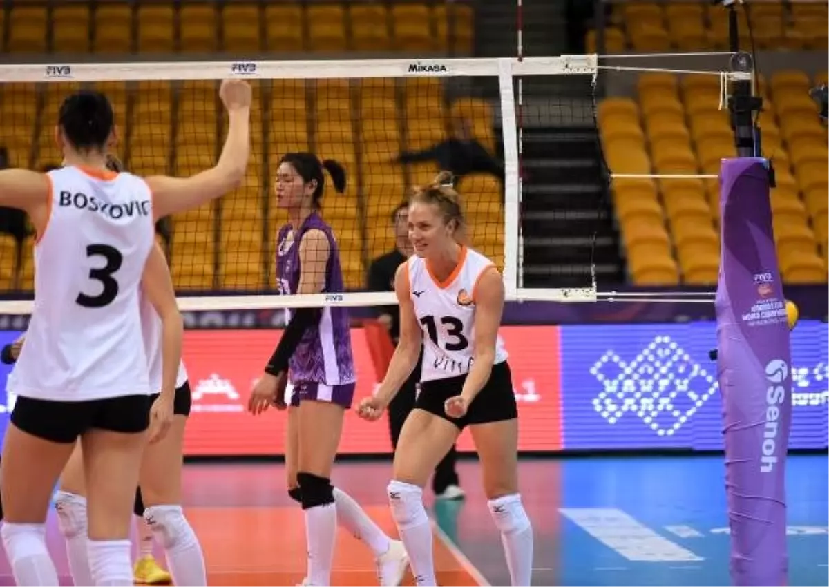 Eczacıbaşı VitrA, Dünya Kulüpler Voleybol Şampiyonası\'nda yarı finalde