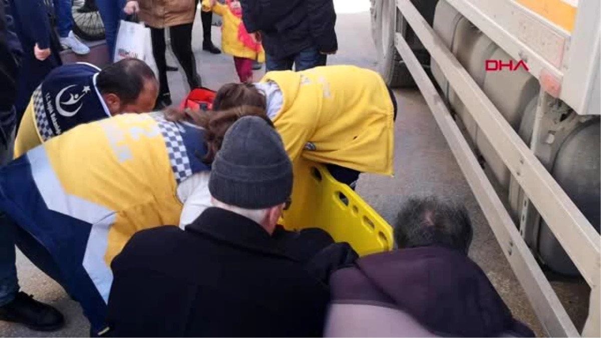 Edirne yaya geçidinde kamyon çarpan kadın yaralandı