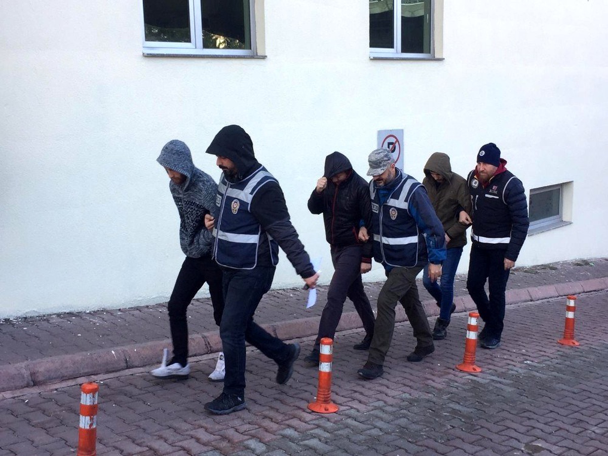 FETÖ operasyonuyla yakalanan 3 kişi tutuklandı
