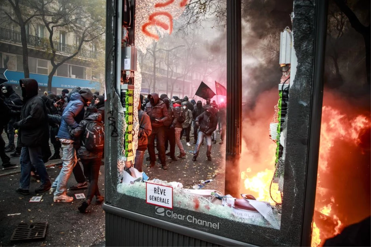Fransa\'da eylemcilerden polislere tehdit mektupları