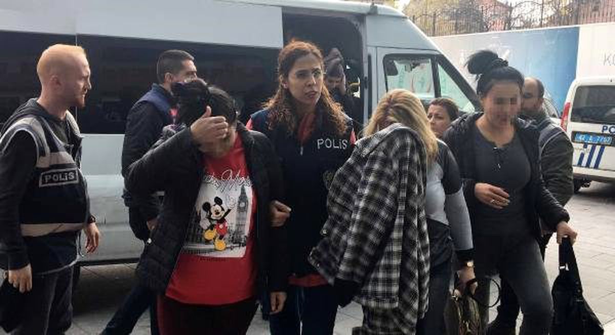 Fuhuş şebekesi, kadınların günlük kazançlarını deftere not almış