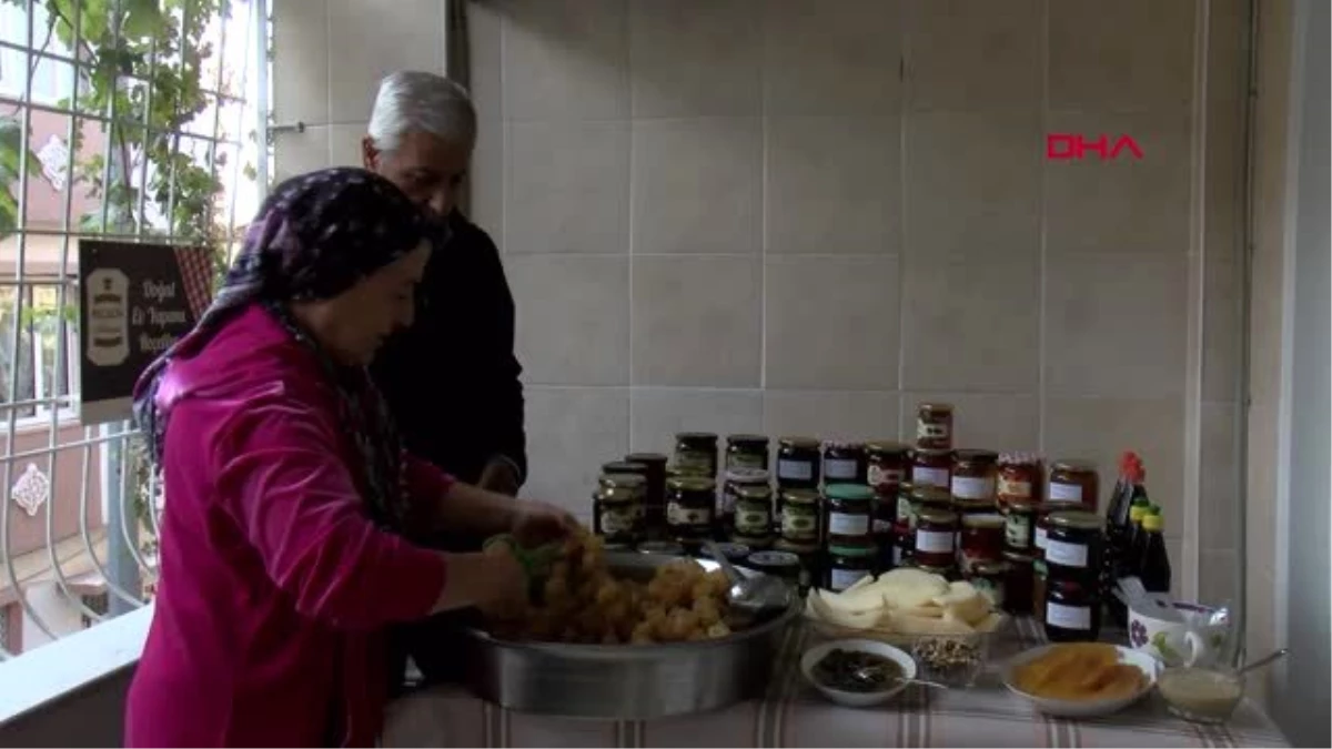 Gaziantep emekli çift, evlerinin balkonunda 30 çeşit reçel üretip satıyor