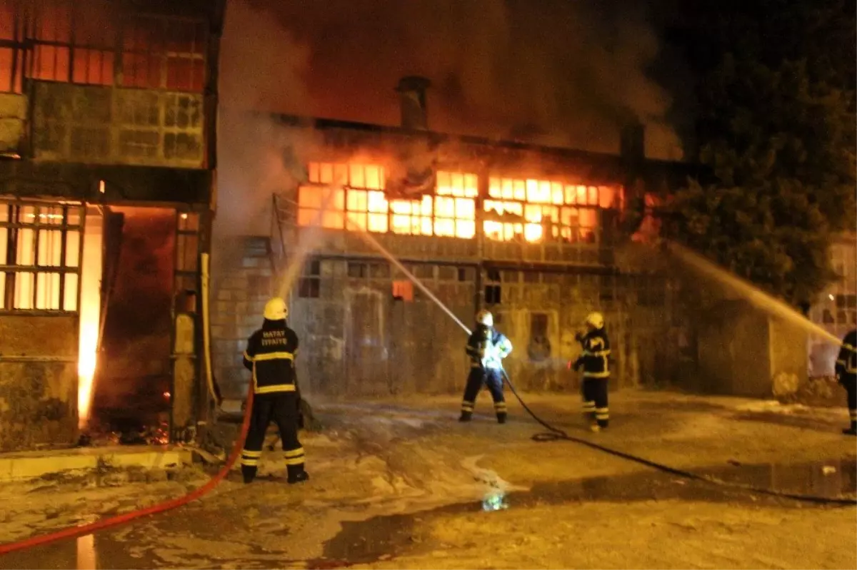 Hatay\'da sanayi sitesinde yangın çıktı