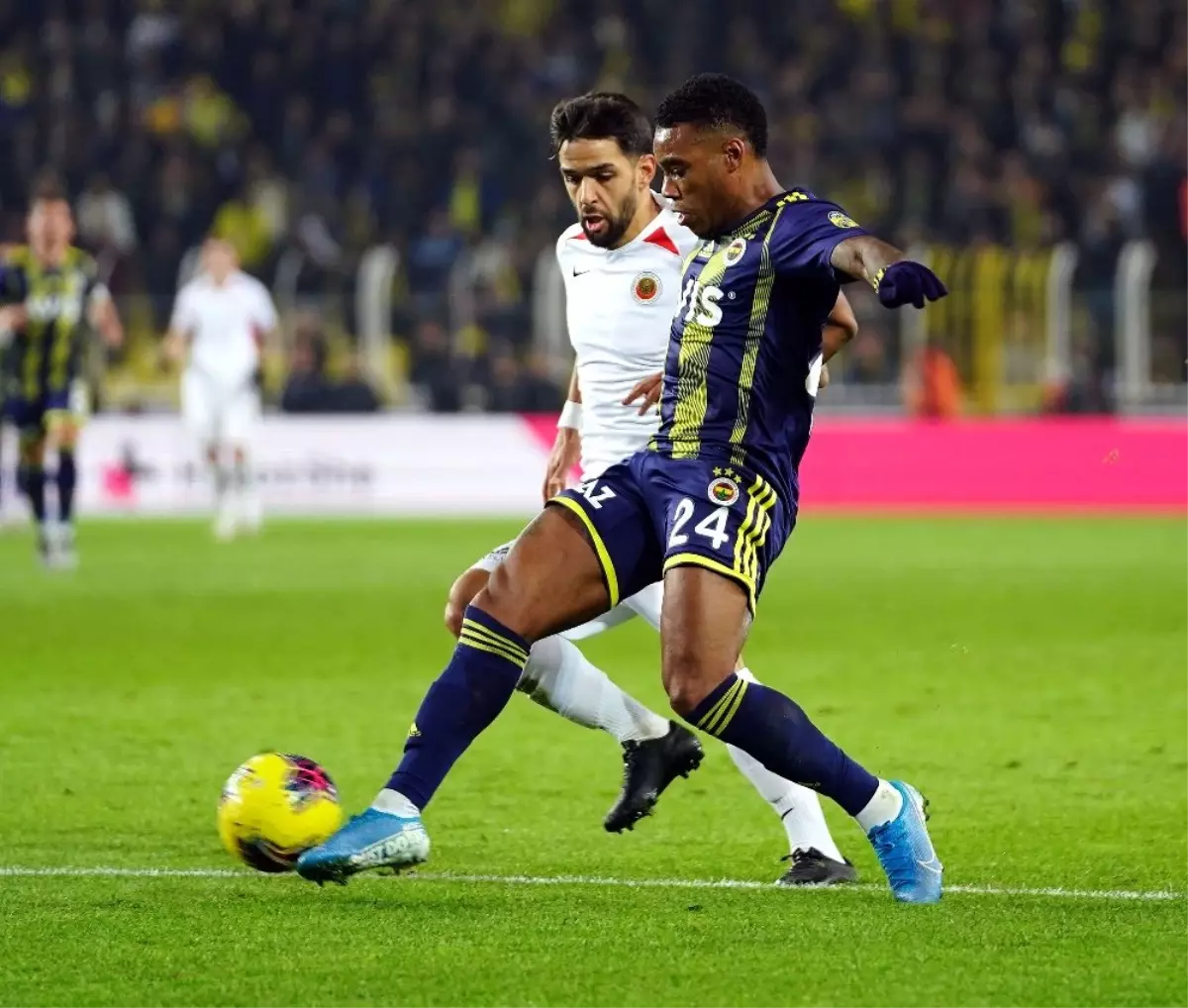 İlk yarıda 4 gol var