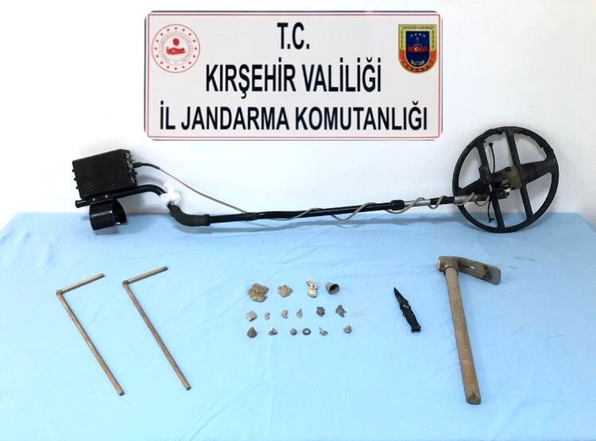 Kırşehir jandarma ekiplerinden tarihi eser kaçakçılığı operasyonu