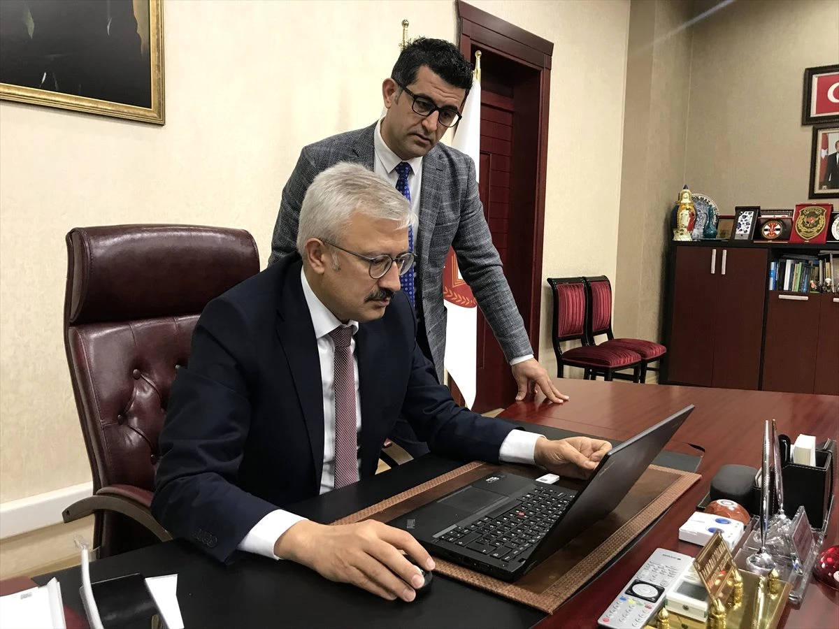 Konya Cumhuriyet Başsavcısı Solmaz AA\'nın "Yılın Fotoğrafları" oylamasına katıldı