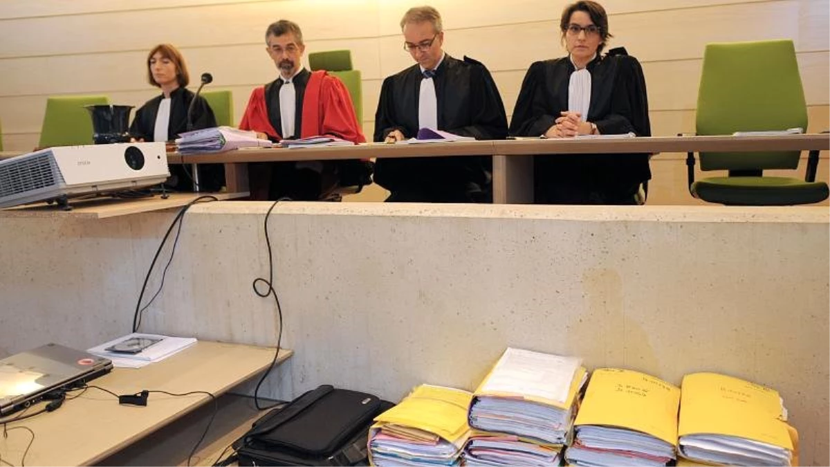 Paris istinaf mahkemesi Suriye\'ye giden 2 IŞİD üyesine verilen mahkumiyeti düşürdü