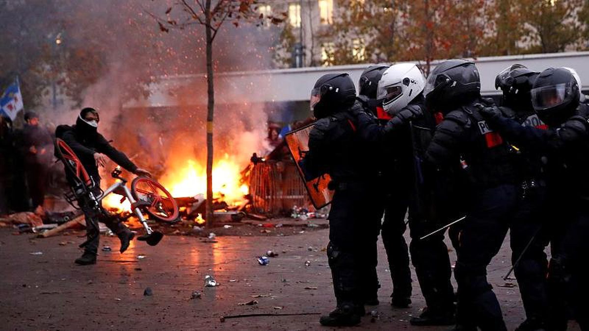Türkiye\'den Fransa\'daki protestolar nedeniyle bu ülkeye yönelik seyahat uyarısı yapıldı