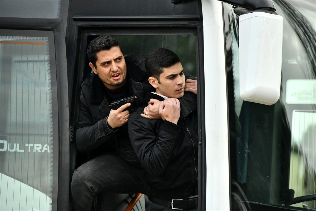 Samsun\'da polis, otobüs kaçırma ve rehine kurtarma tatbikatı yaptı