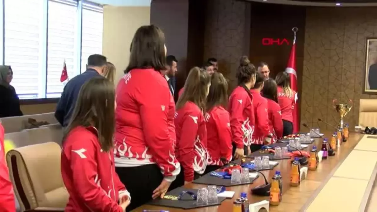 Spor bakan kasapoğlu, judo ümit milli takımı\'nı kabul etti - 1