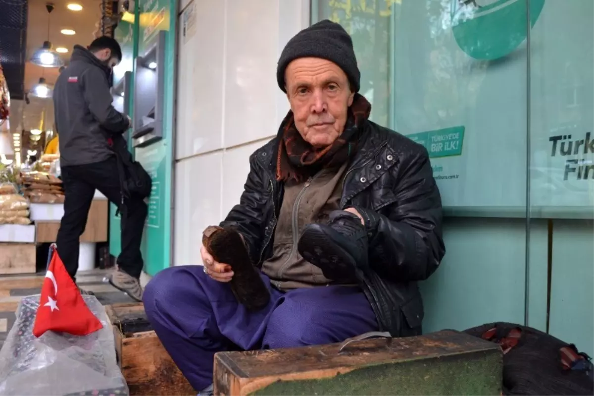 Tek geçim kaynağı 35 yıllık boya sandığı