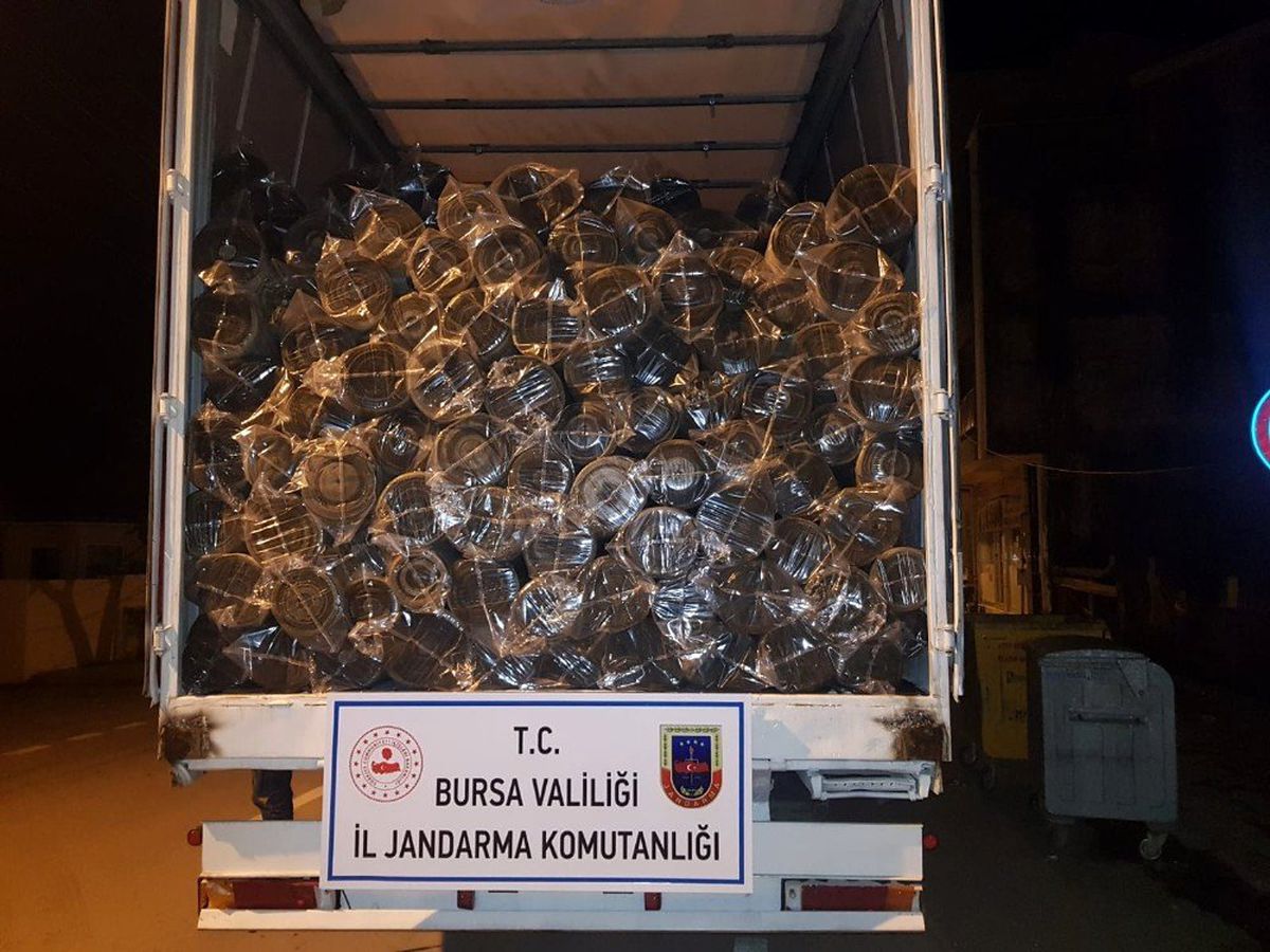 TSK için üretilen nano teknoloji kamuflaj kıyafetlerini çalan hırsızlar jandarma ve MİT\'in...