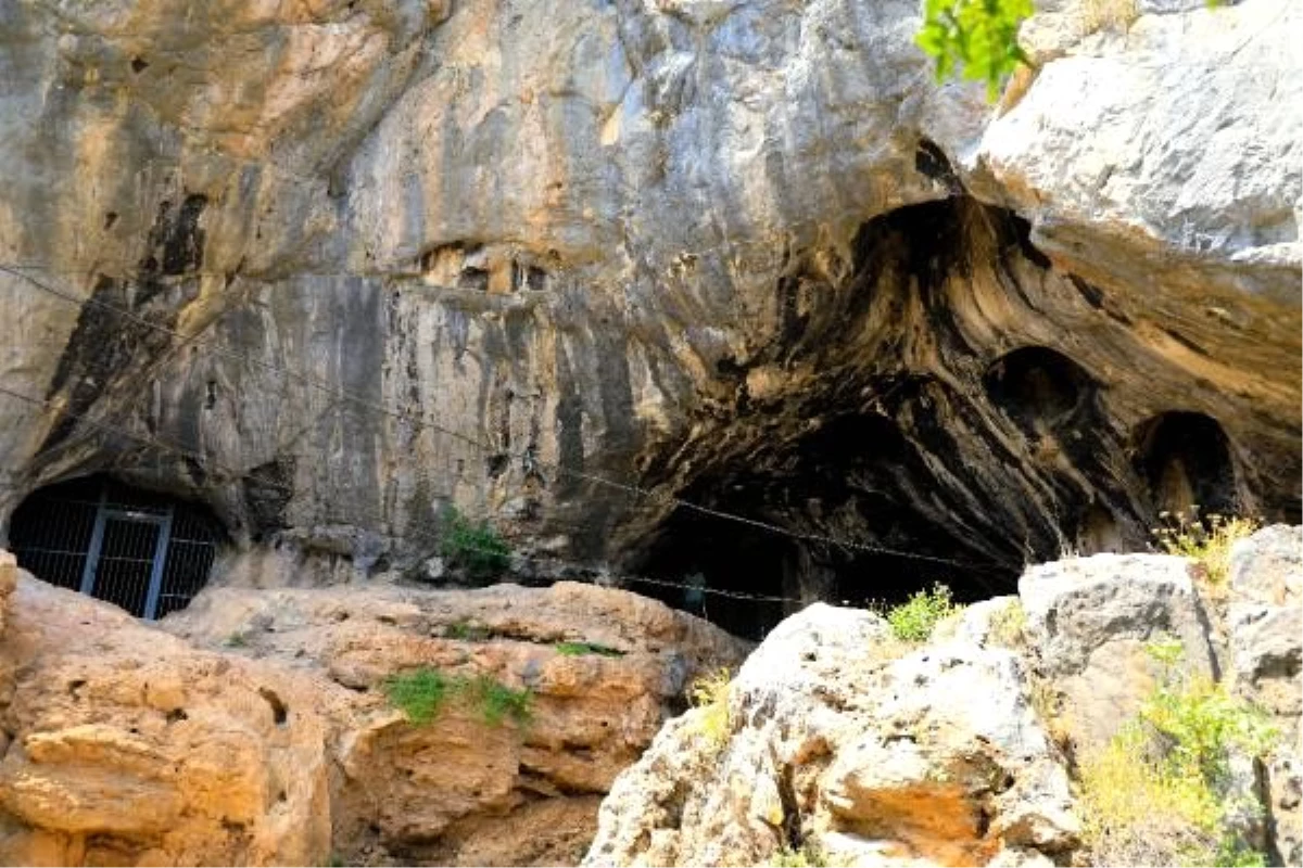 500 bin yıl öncesinin ilk iskanı Karain Mağarası\'nın ziyaretçi sayısı arttı