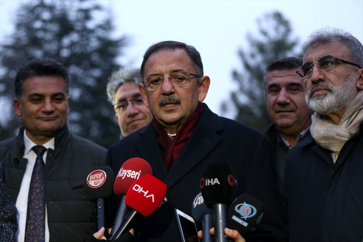 AK Parti Genel Başkan Yardımcısı Özhaseki, Kayseri\'de hastane inşaatında incelemede bulundu
