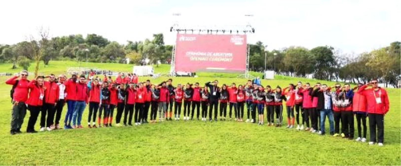 Atletizm Kros Milli Takımı \'asker selamı\' ile Avrupa Şampiyonası\'na hazır
