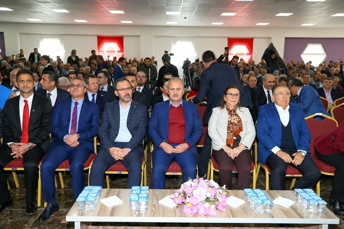 Bakanlar Pekcan, Turhan ve Kasapoğlu Manisa\'da halkla buluştu