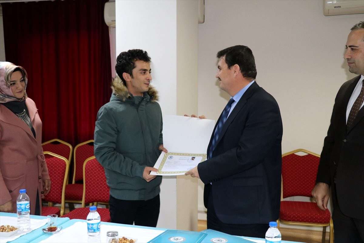 Barış Pınarı Harekatı\'nda görevli sağlıkçının "yaralı Mehmetçik" anısı duygulandırdı