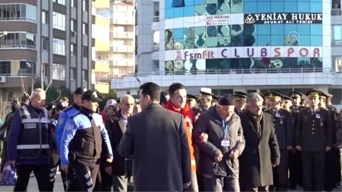 Başından vurularak şehit olan polis için tören düzenlendi