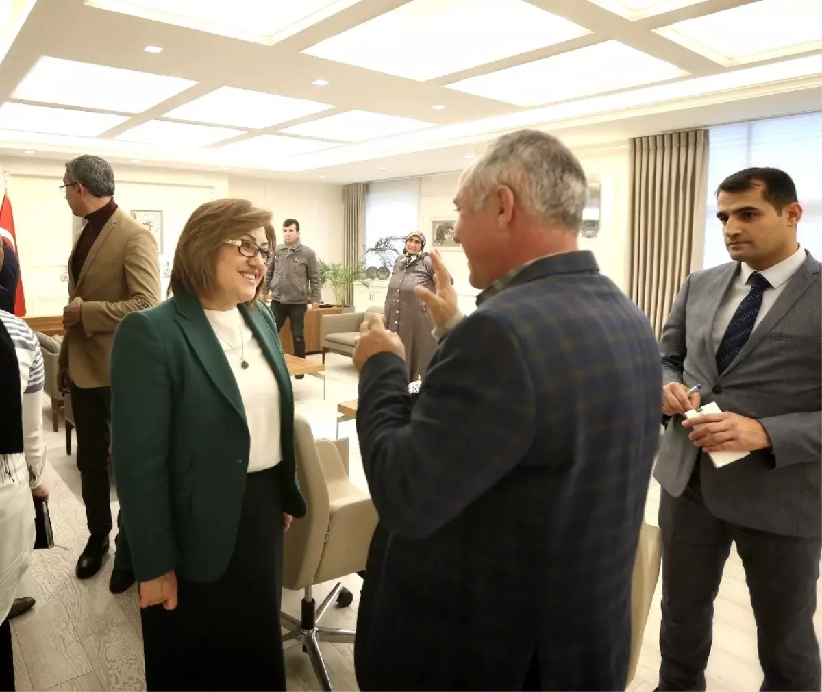 Başkan Şahin, vatandaşları halk gününde ağırladı