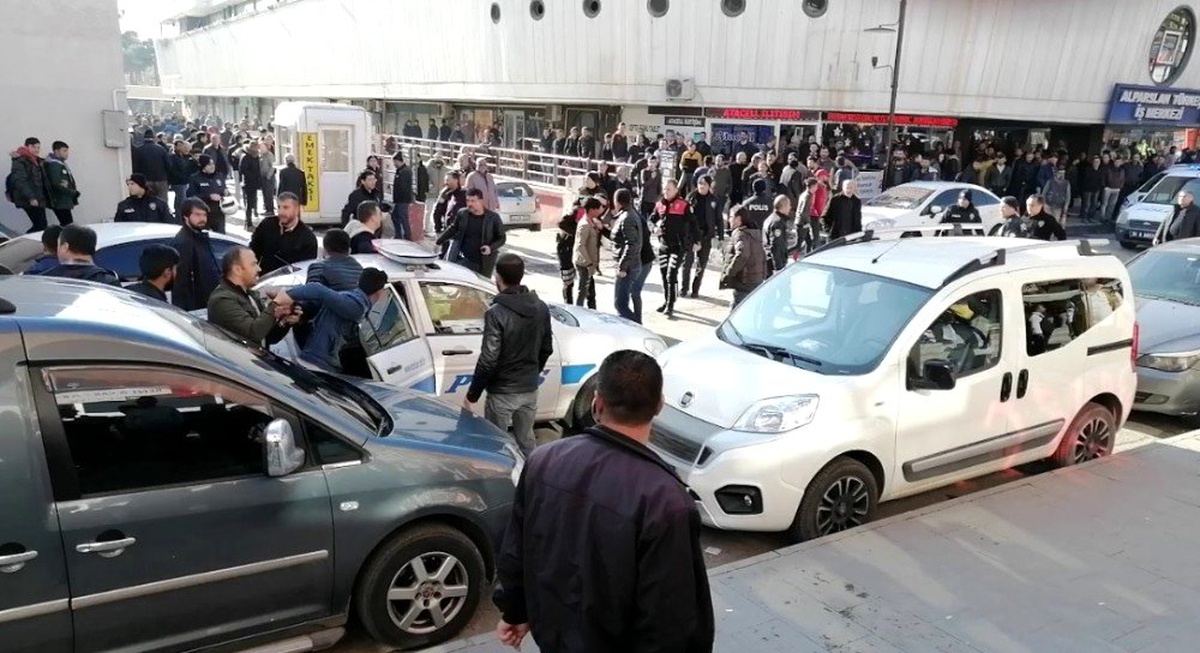 Erzincan\'da büyük kavga: 20 gözaltı