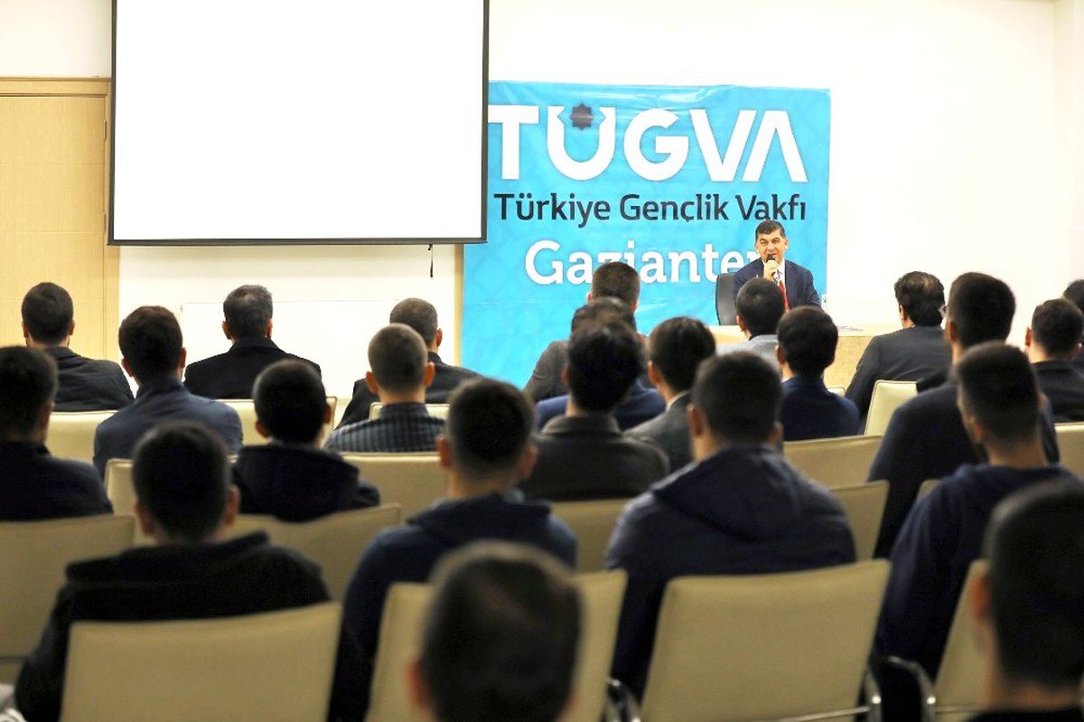 Fadıloğlu\'ndan kariyer tavsiyeleri