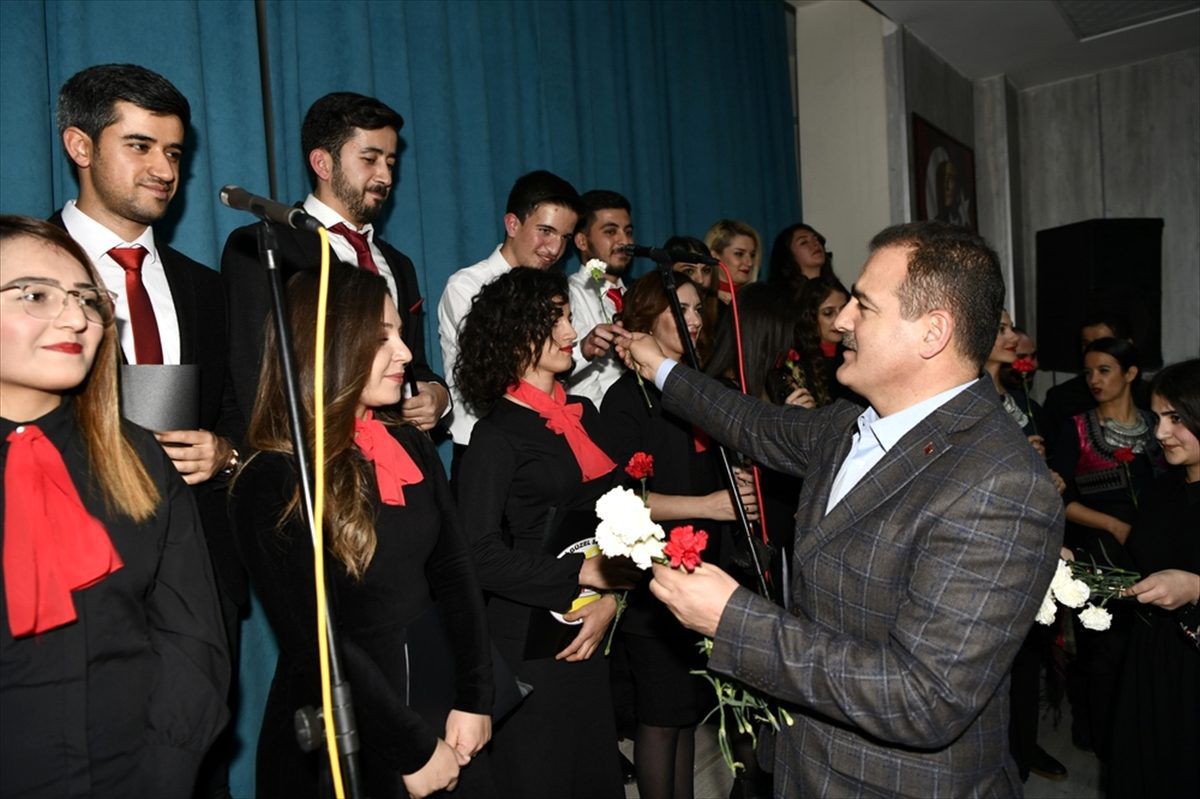 Hakkari\'de "Anadolu\'da Kültürel Çeşitliliği" konseri