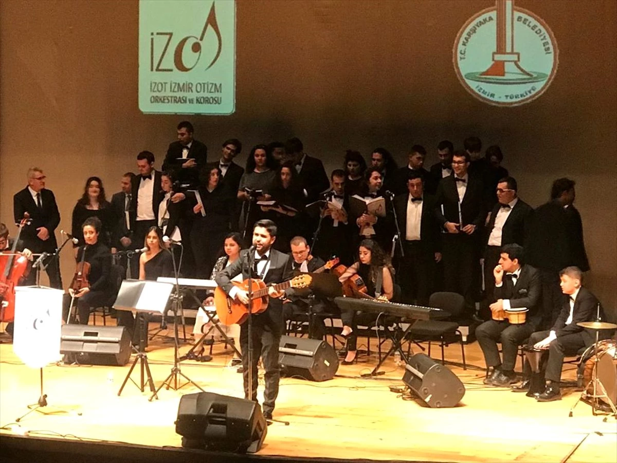 İzmir Otizm Orkestrası ve Korosu\'ndan annelere özel konser