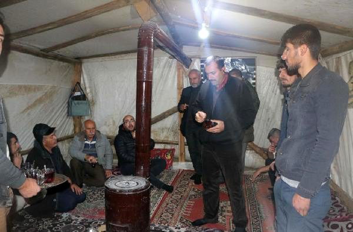 Karda mahsur kalan 40 orman işçisi kurtarıldı