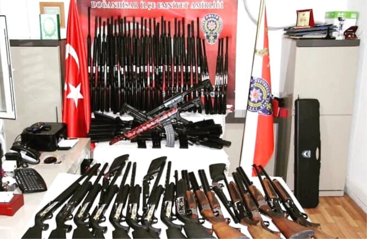Konya\'da bir araçta 78 adet tüfek ele geçirildi