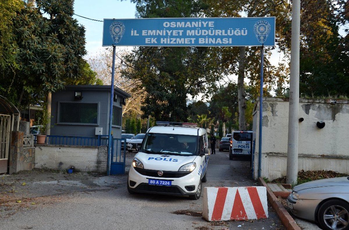 Osmaniye\'de internet kafelere asayiş uygulaması