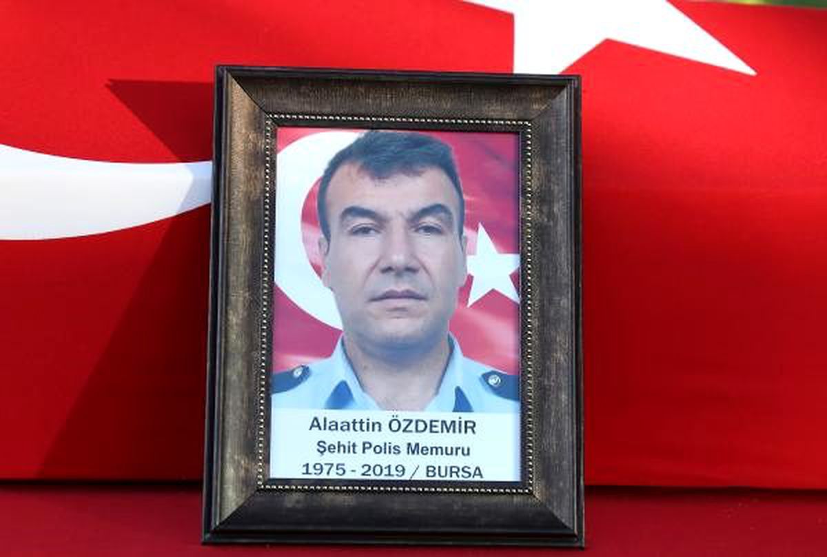 Şehit polis memuru, memleketine uğurlandı (2)