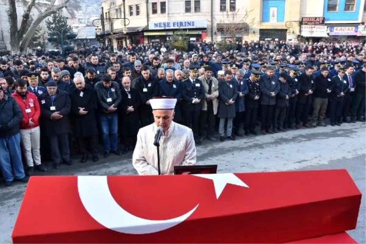 Şehit polis, son yolculuğuna uğurlandı