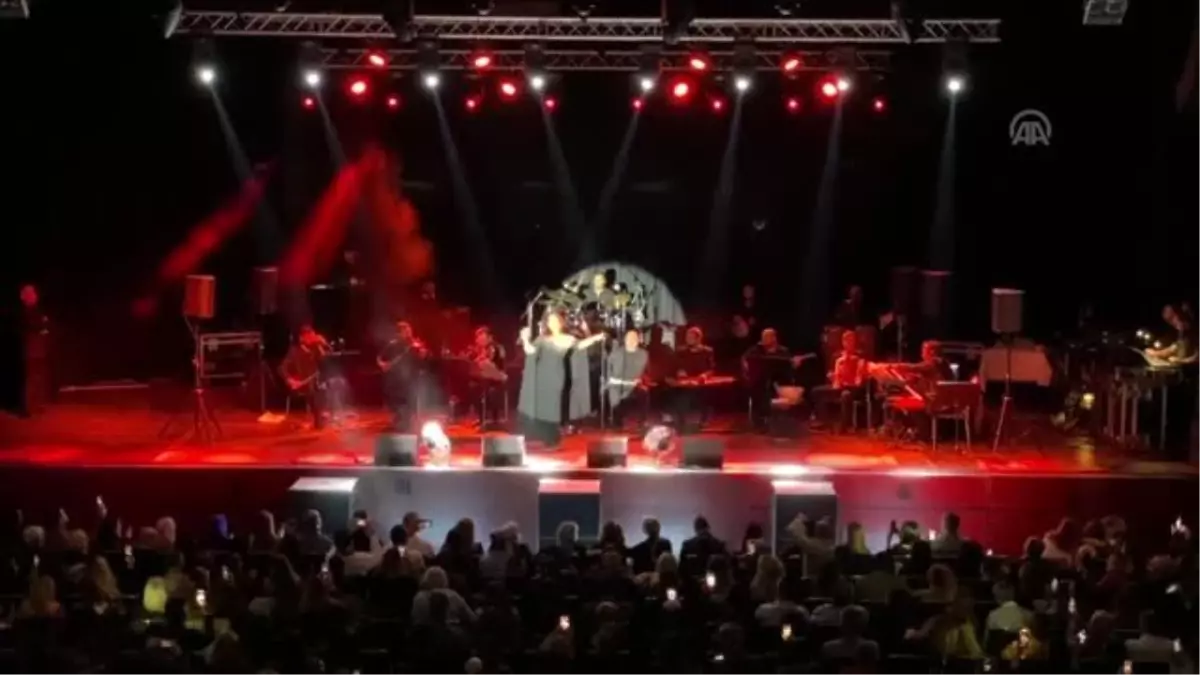 Sibel Can Almanya\'da konser verdi