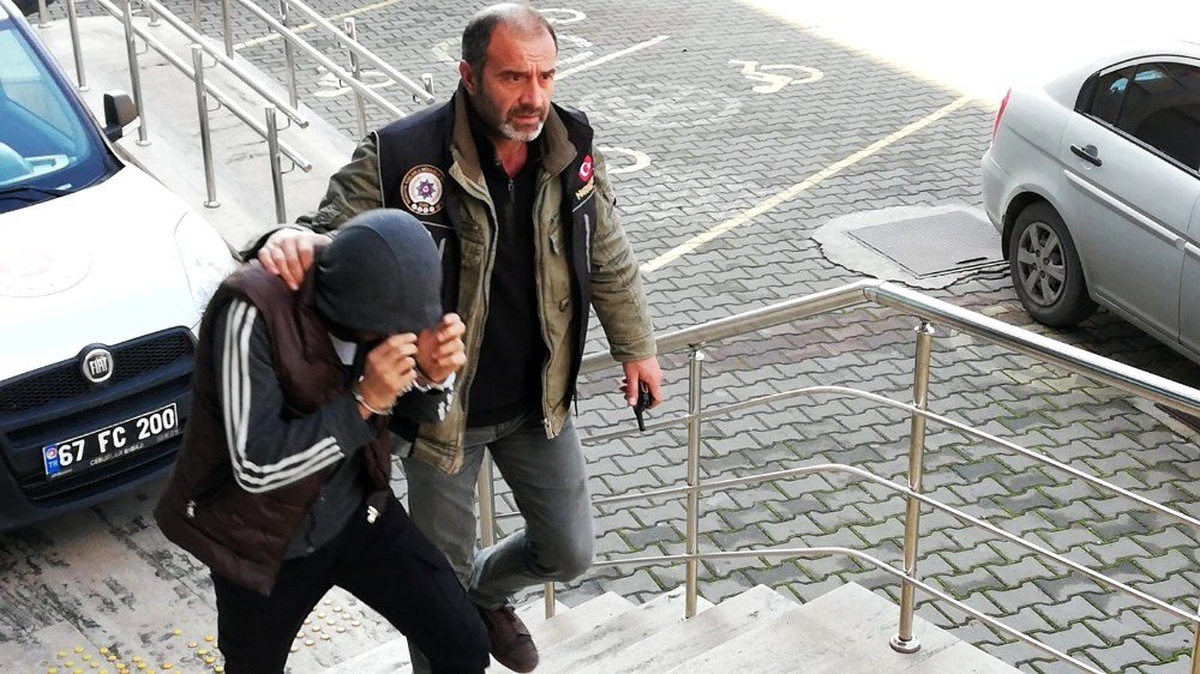 Sosyal medyadan uyuşturucu satan şahıs yakalandı