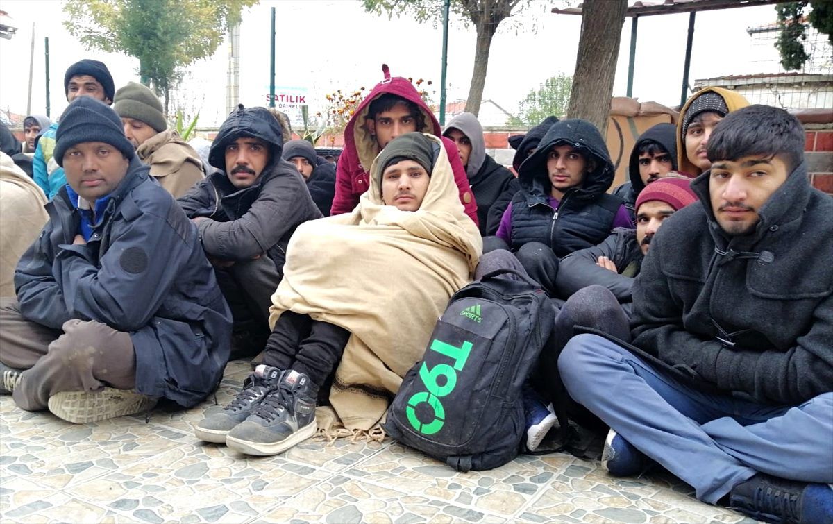 Tekirdağ\'da kamyonette 46 düzensiz göçmen yakalandı