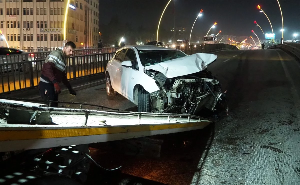 Uşak\'ta trafik kazası: 5 yaralı