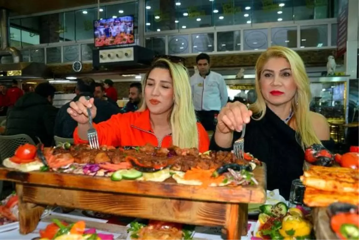 Adanalıların yeni gözdesi \'açma kebap\'