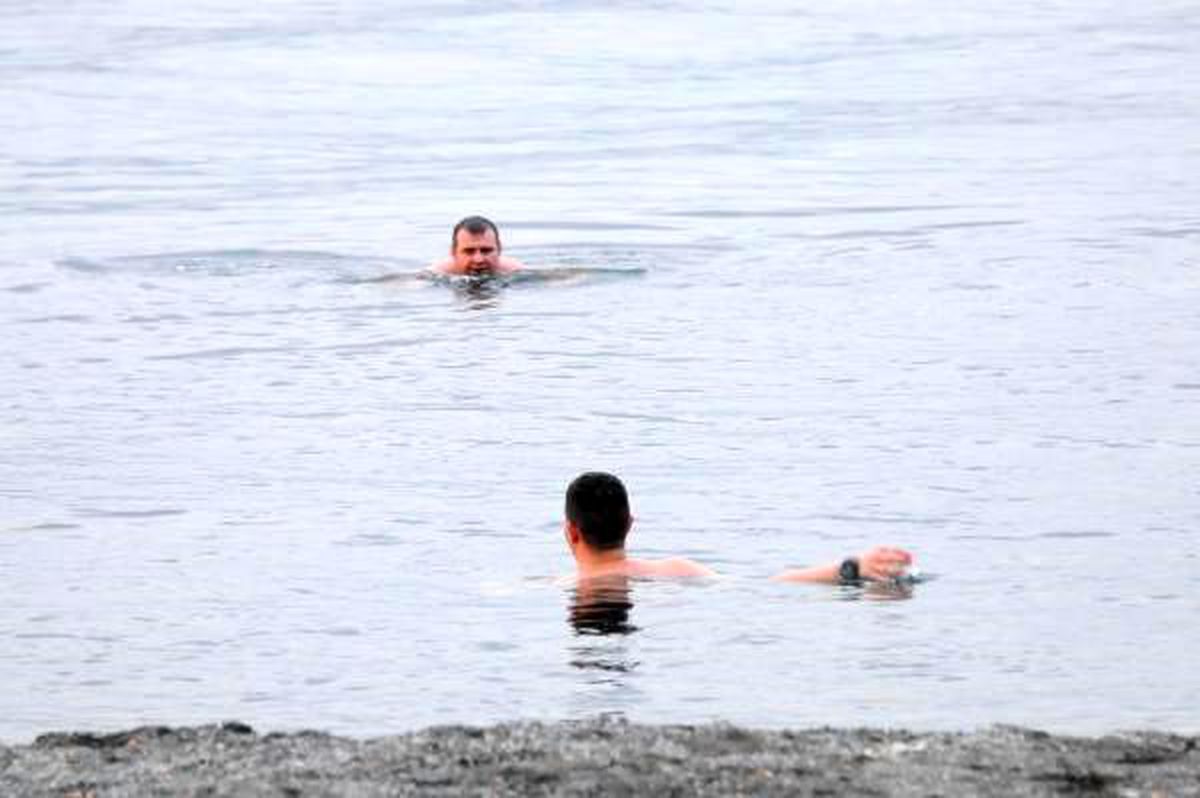 Aralık ayında denize girdiler