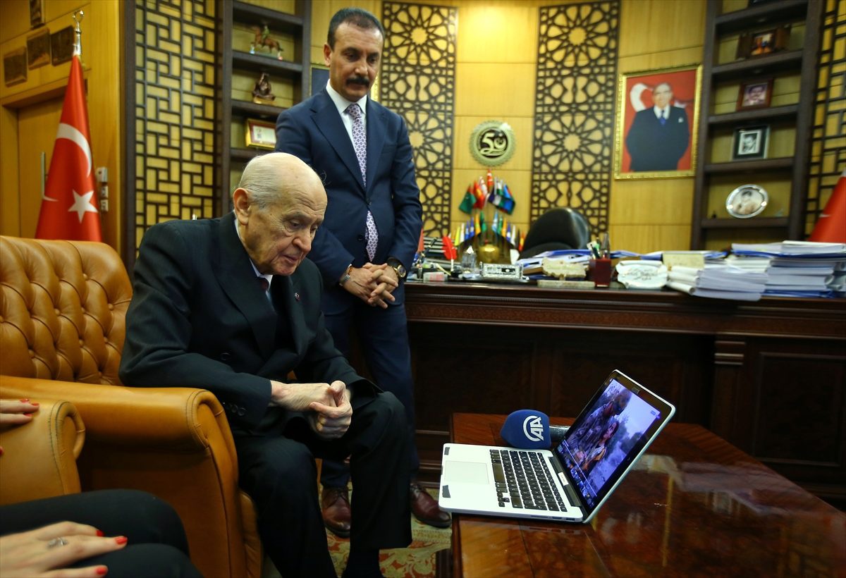 Bahçeli, AA\'nın "Yılın Fotoğrafları" oylamasına katıldı