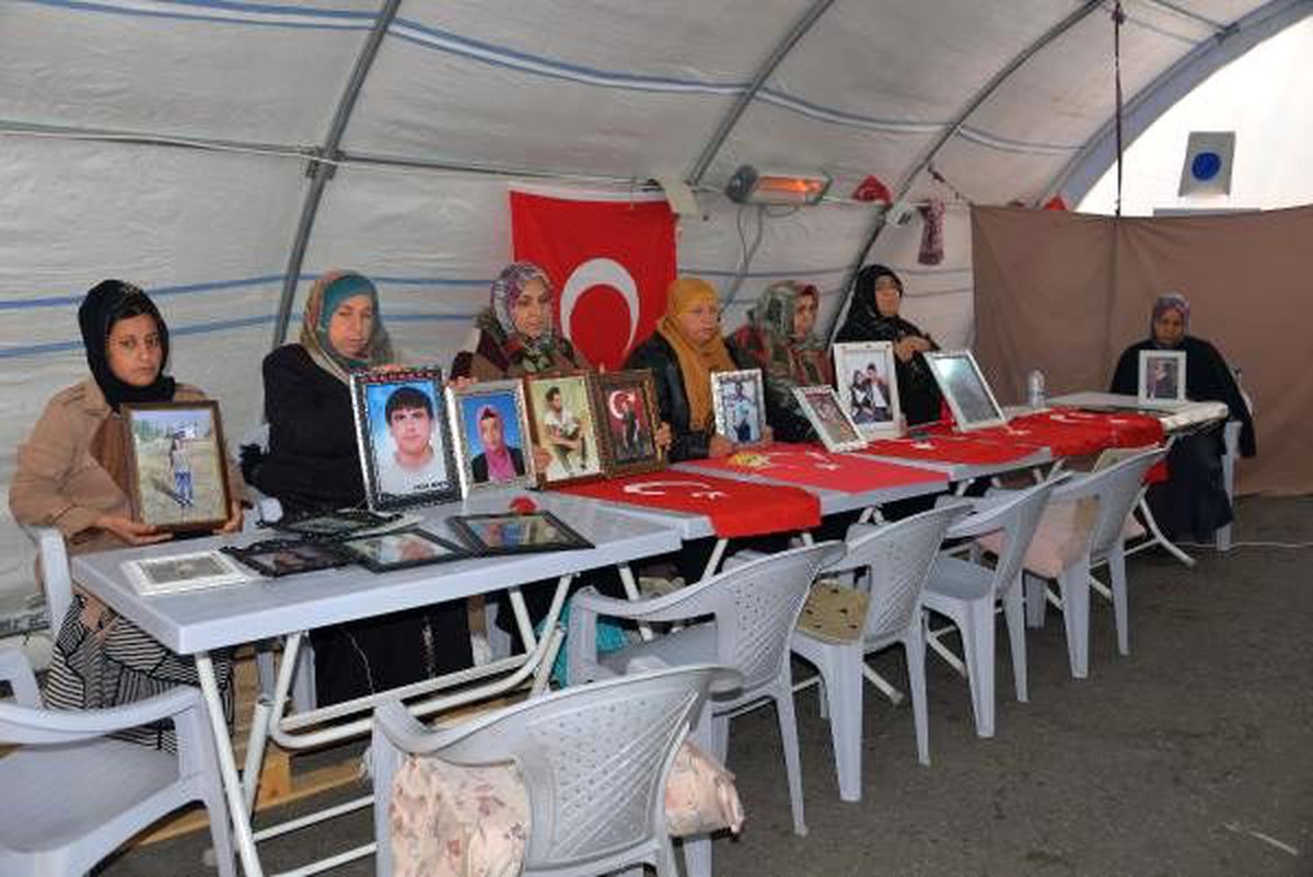 HDP önündeki eylemde 97\'nci gün