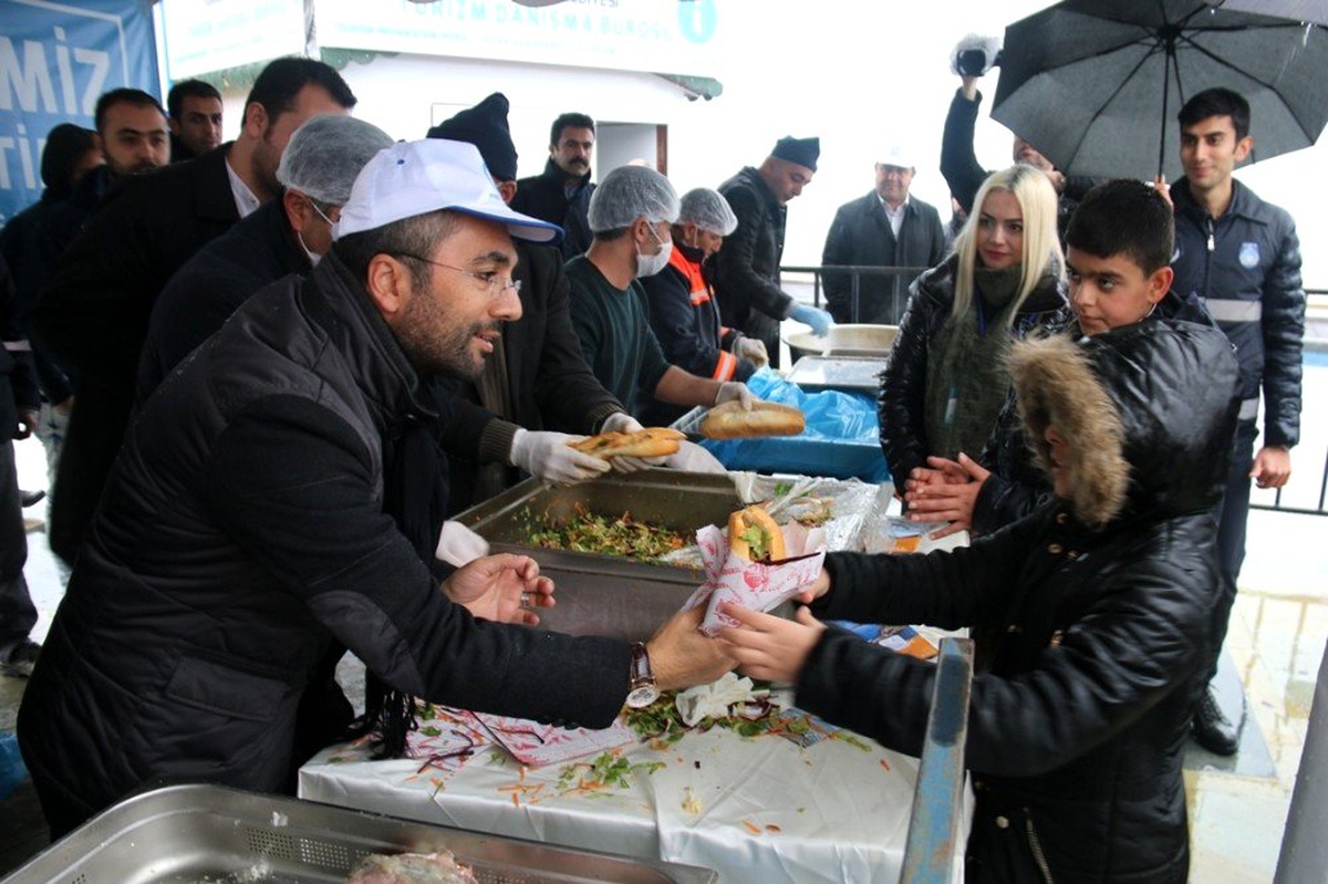 Meclis üyeleri farkındalık için tek yürek oldu