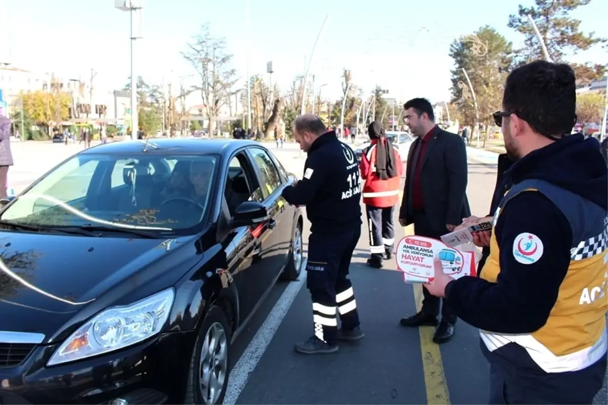 Sağlıkçılar "Yaşama yol verin" dediler