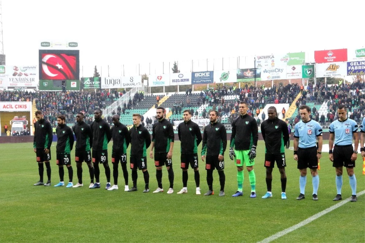 Süper Lig: Denizlispor: 0 - Medipol Başakşehir: 0 (İlk yarı)