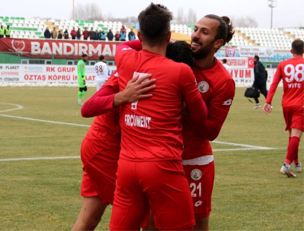 TFF 2. Lig: Sivas Belediyespor: 3 - Bandırmaspor: 0