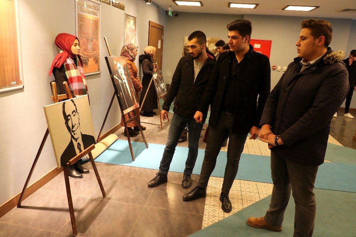 Ülkü Ocaklarından "Alparslan Türkeş" fotoğraf sergisi