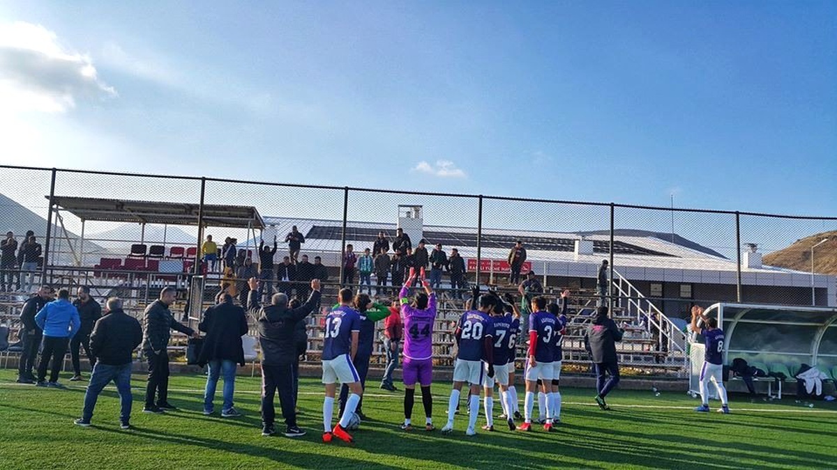 1.Amatör Küme Futbol Ligi\'nde liderler haftayı kayıpsız geçti