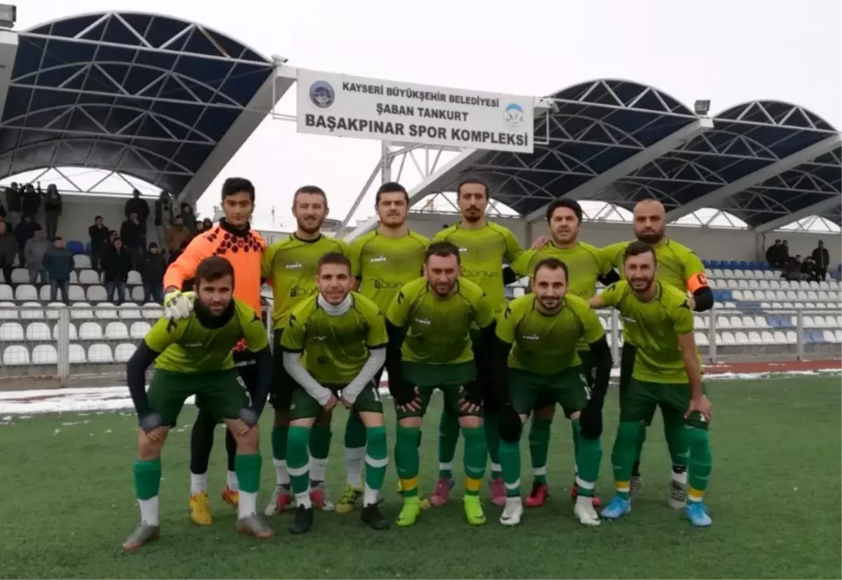 7 kırmızı kartın çıktığı maçta kazanan Başakpınar Belediyespor oldu