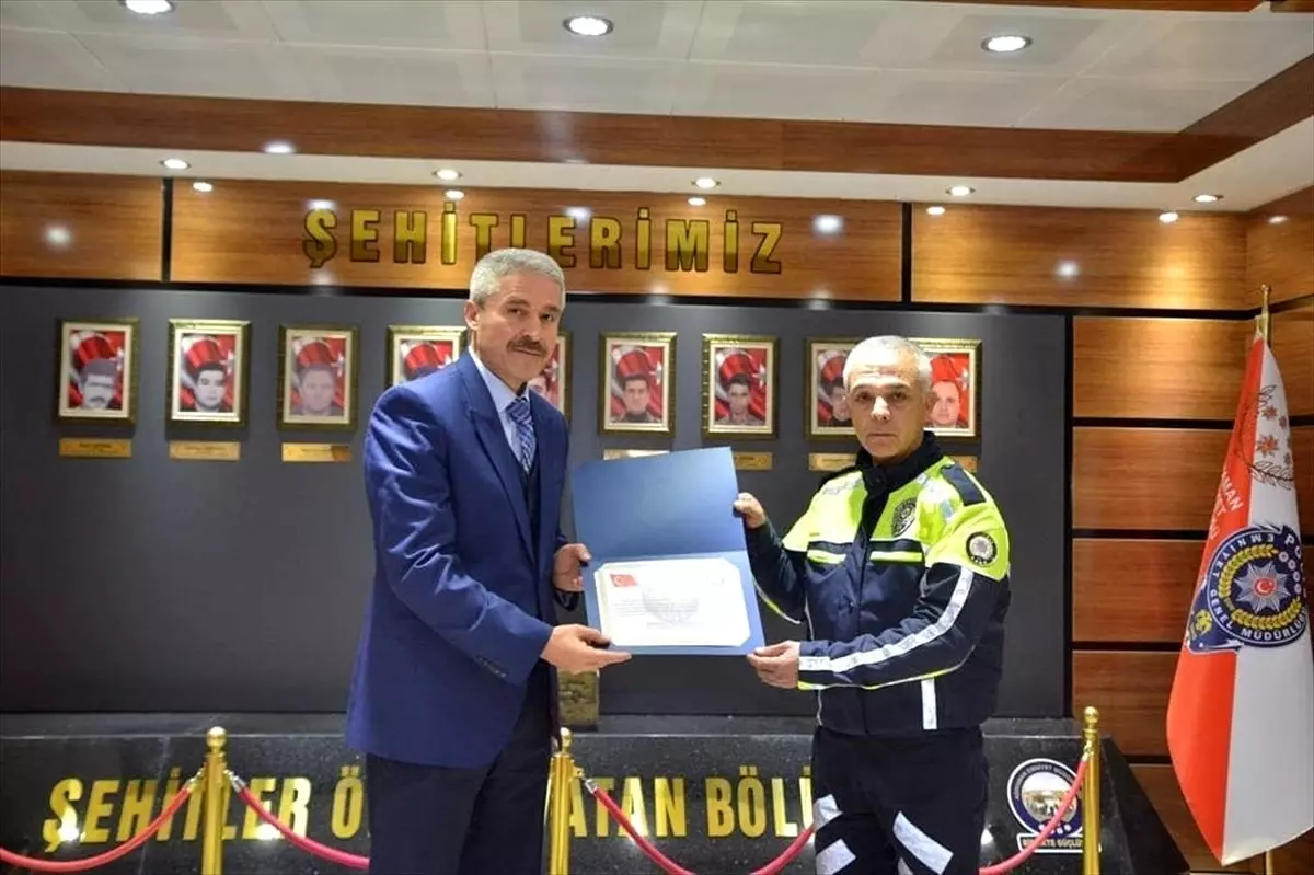 Adıyaman\'da ayın polisi ödüllendirildi