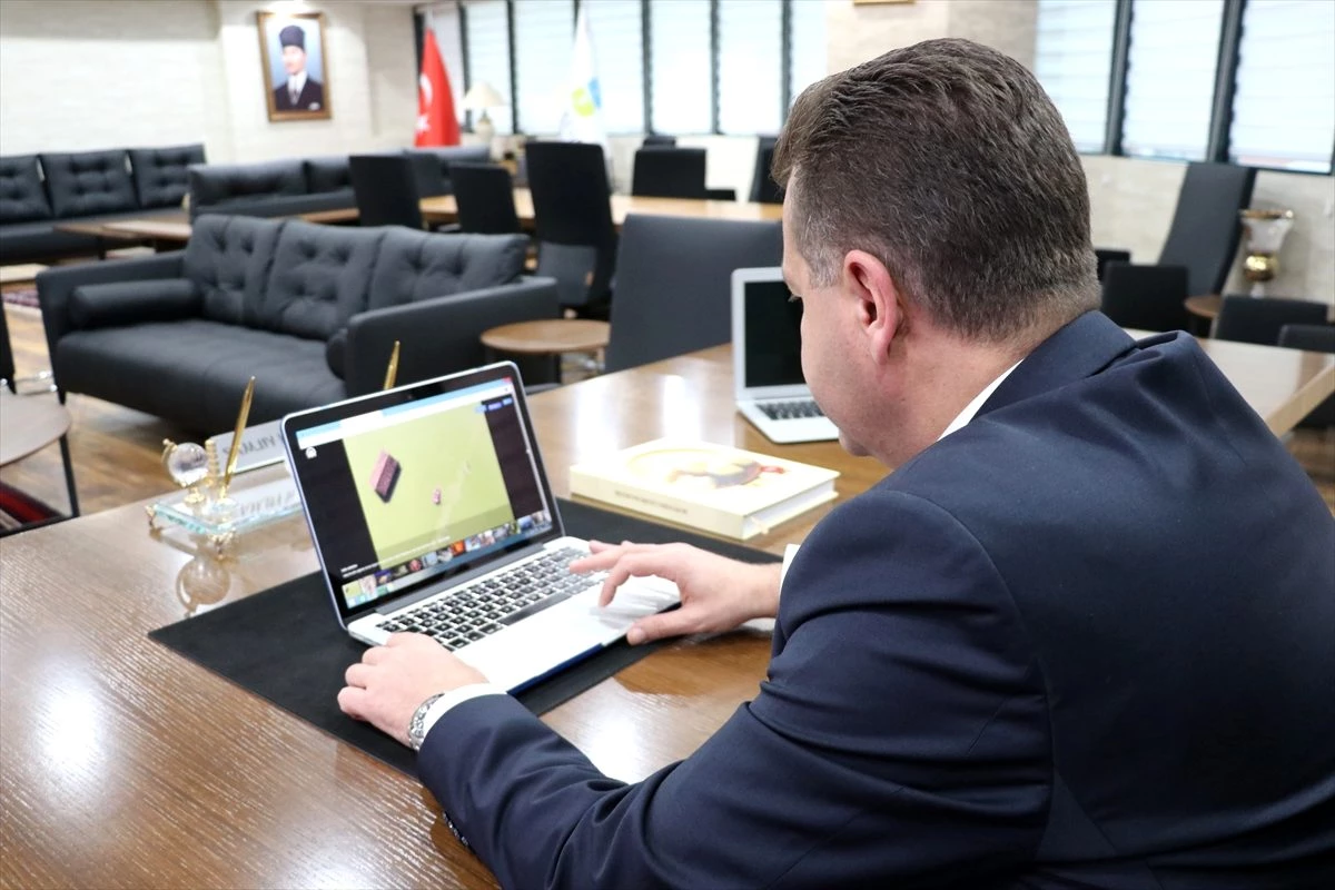 Balıkesir Büyükşehir Belediye Başkanı Yılmaz, AA\'nın "Yılın Fotoğrafları" oylamasına katıldı