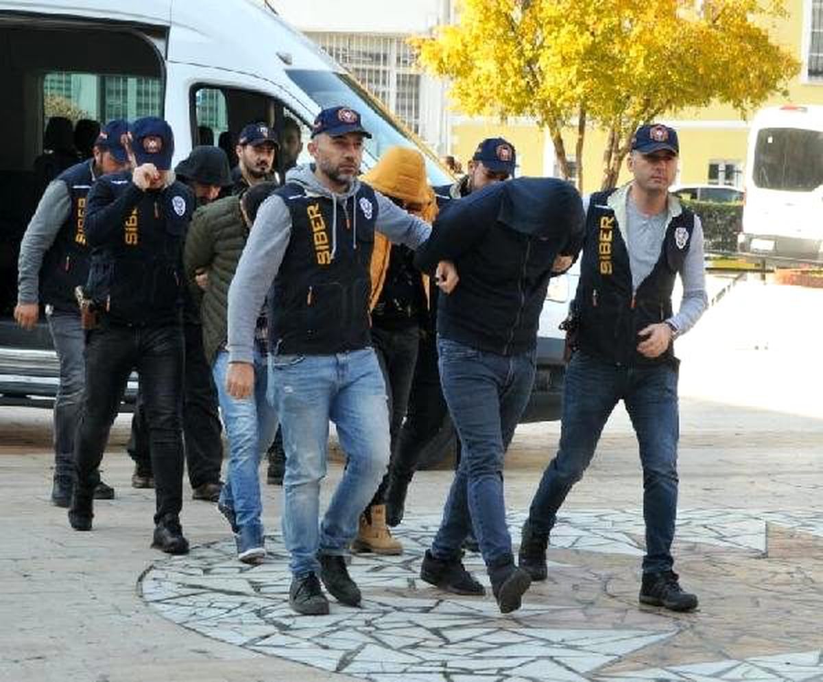 Banka kartı kopyalanmasına 4 gözaltı